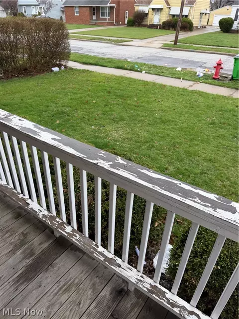 654 E 240 St, Euclid, OH 44123 photo 3