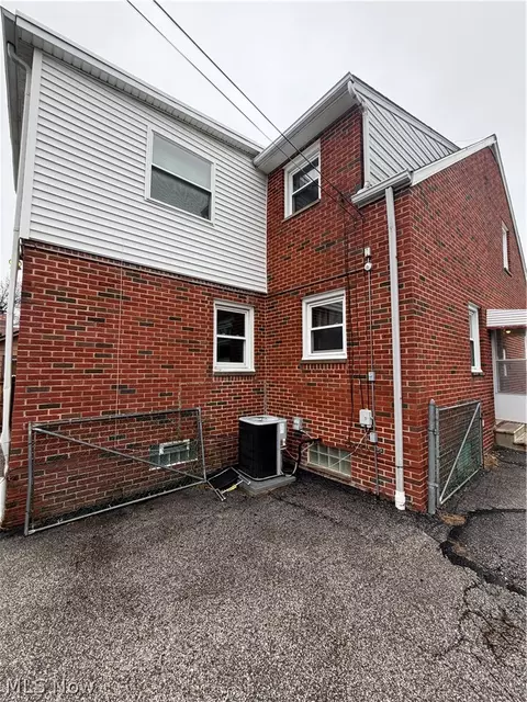 654 E 240 St, Euclid, OH 44123 photo 39