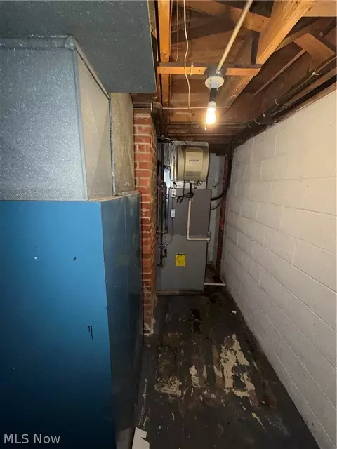 654 E 240 St, Euclid, OH 44123 photo 35