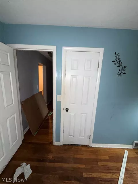 654 E 240 St, Euclid, OH 44123 photo 24