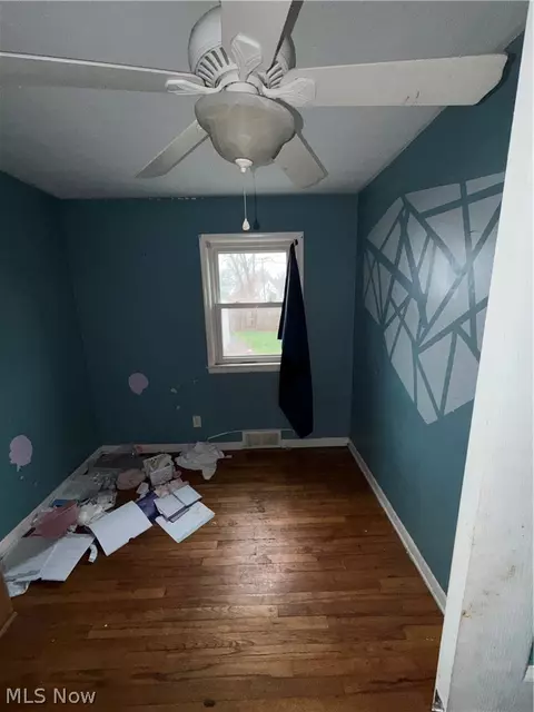 654 E 240 St, Euclid, OH 44123 photo 17