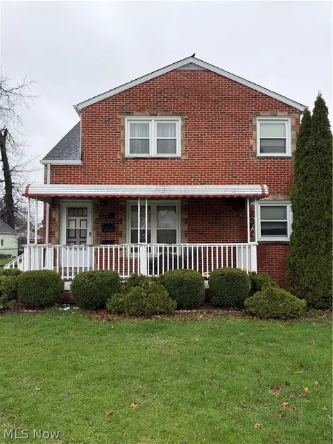 654 E 240 St, Euclid, OH 44123