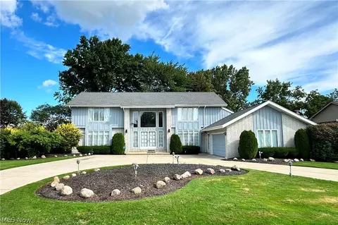 25235 Penshurst Dr, Beachwood, OH 44122