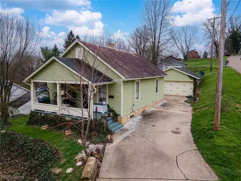 481 Hill St, Coshocton, OH 43812