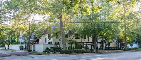 10494 Lake Shore Blvd, Bratenahl, OH 44108