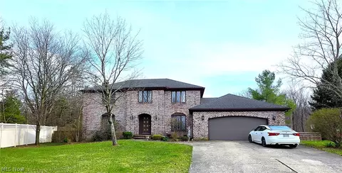 325 Brookshire Oval, Hinckley, OH 44233