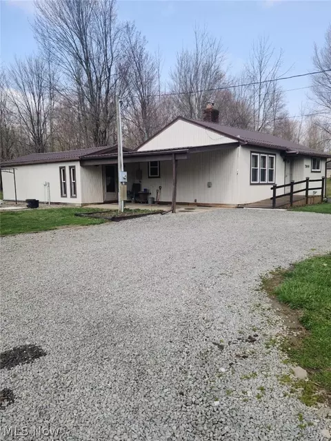 7899 Lakewood Dr, Williamsfield, OH 44093