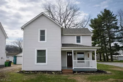 1986 Carolina St NW, Dover, OH 44622