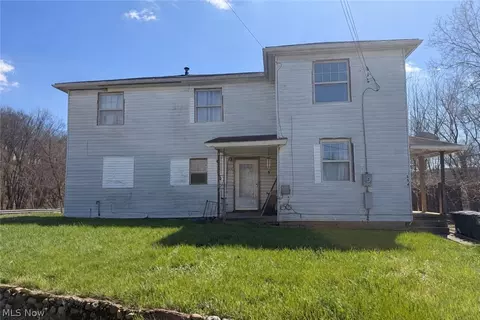 204 Trenton Ave, Uhrichsville, OH 44683