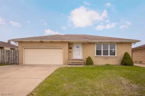 9613 Melody Ln, Brooklyn, OH 44144