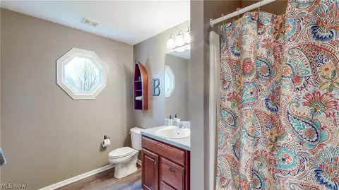 5690 Canyon View Dr, Painesville, OH 44077 photo 32