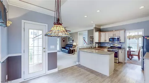 5690 Canyon View Dr, Painesville, OH 44077 photo 8