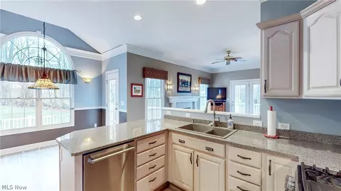 5690 Canyon View Dr, Painesville, OH 44077 photo 9