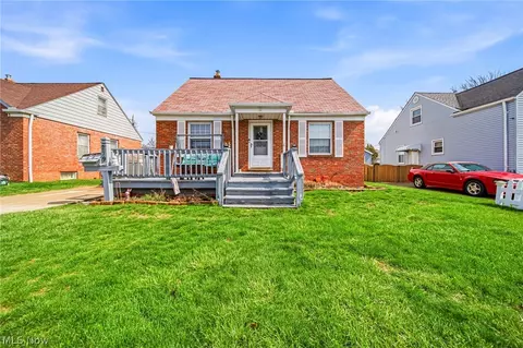 279 E 327th St, Willowick, OH 44095