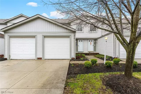 218 Regina Dr, Bedford, OH 44146