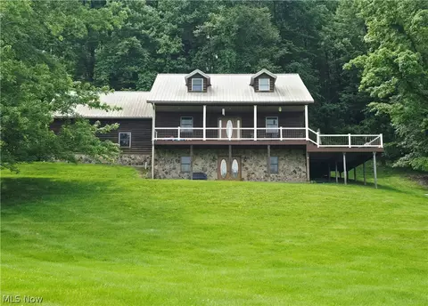 1865 Cassingham Hollow Dr, Coshocton, OH 43812