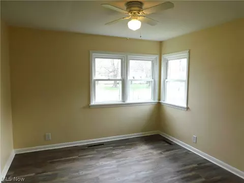 Bedroom - 1427 Union Ave, Ashtabula, OH 44004 photo 5 of 6