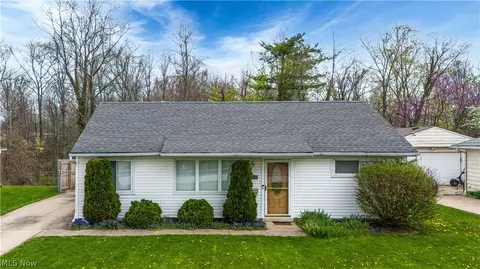 38355 Laura Dr, Eastlake, OH 44095