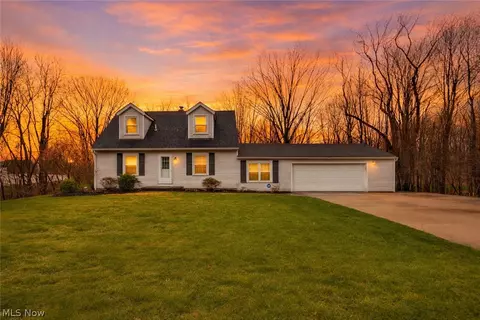 561 N River Rd, Munroe Falls, OH 44262