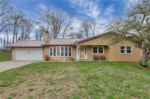 224 Brentwood Dr, Newark, OH 43055