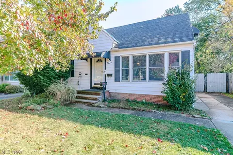 1111 E Miner Rd, Mayfield Heights, OH 44124