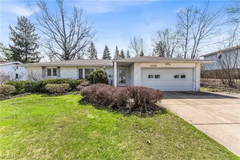25106 Hazelmere Rd, Beachwood, OH 44122