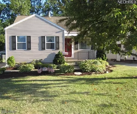 537 Cambridge Ave, Elyria, OH 44035