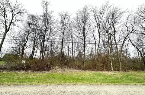 tbd Pinewood Dr, Weirton, WV 26062