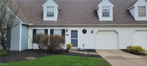 115 Bayberry Ln, Bedford, OH 44146