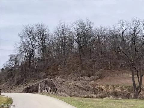 Nicolette Road, Parkersburg, WV 26104