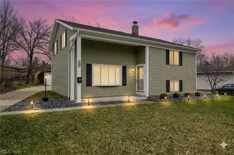 19 Brune Dr, Bedford, OH 44146