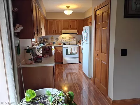 Kitchen - 3106 Parkview St NW, Canton, OH 44708 photo 2 of 2