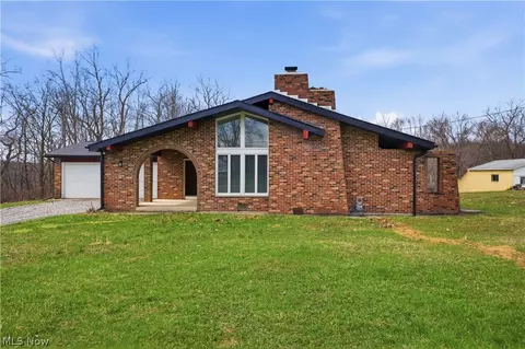 1348 Parshall Rd, Wellsville, OH 43968