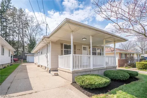 270 High Grove Blvd, Akron, OH 44312