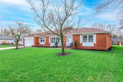 362 Hamilton Cir, Elyria, OH 44035