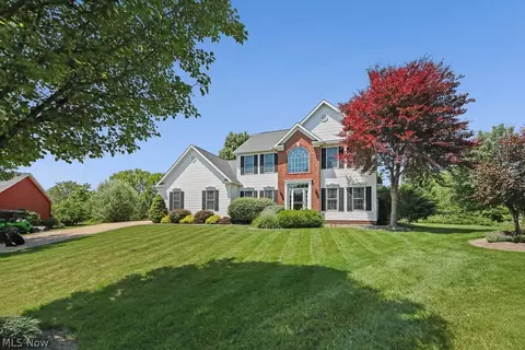 2495 Moredale Cir, Alliance, OH 44601