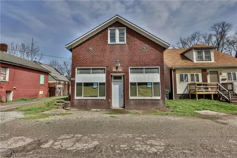 22862 Norman Ave, Alliance, OH 44601