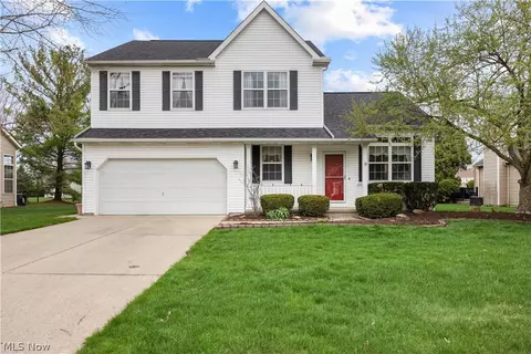 27070 Glenside Ln, Olmsted Twp, OH 44138