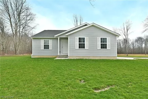 5554 Alva Ave NW, Warren, OH 44483