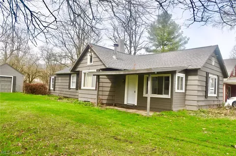5872 Main St, Peninsula, OH 44264