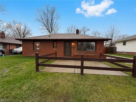 4506 Silverdale Rd, North Olmsted, OH 44070