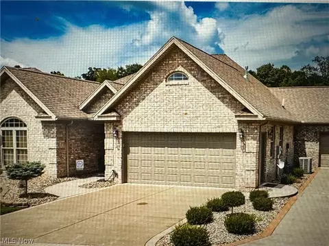 56 Wyndemere Way, Parkersburg, WV 26105