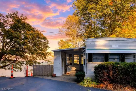 4017 Lake Rd #17, Conneaut, OH 44030