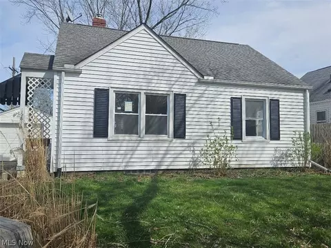 1681 Girard St, Akron, OH 44301