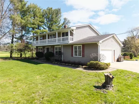 2509 Ridge Rd, Hinckley, OH 44233