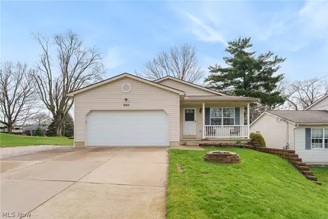 984 Delmont Ave NW, Massillon, OH 44647