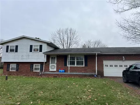 1232 Canyon St NE, Uniontown, OH 44685