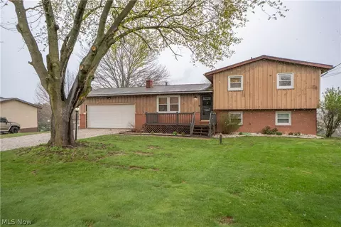 10288 Hunting Hills Ave NE, Hartville, OH 44632