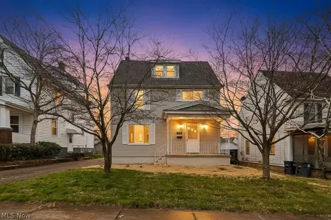 370 Cypress Ave, Akron, OH 44301