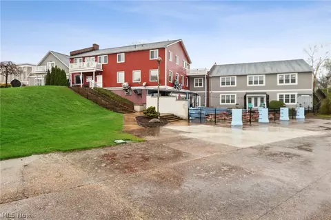 352 Main St #B, Huron, OH 44839